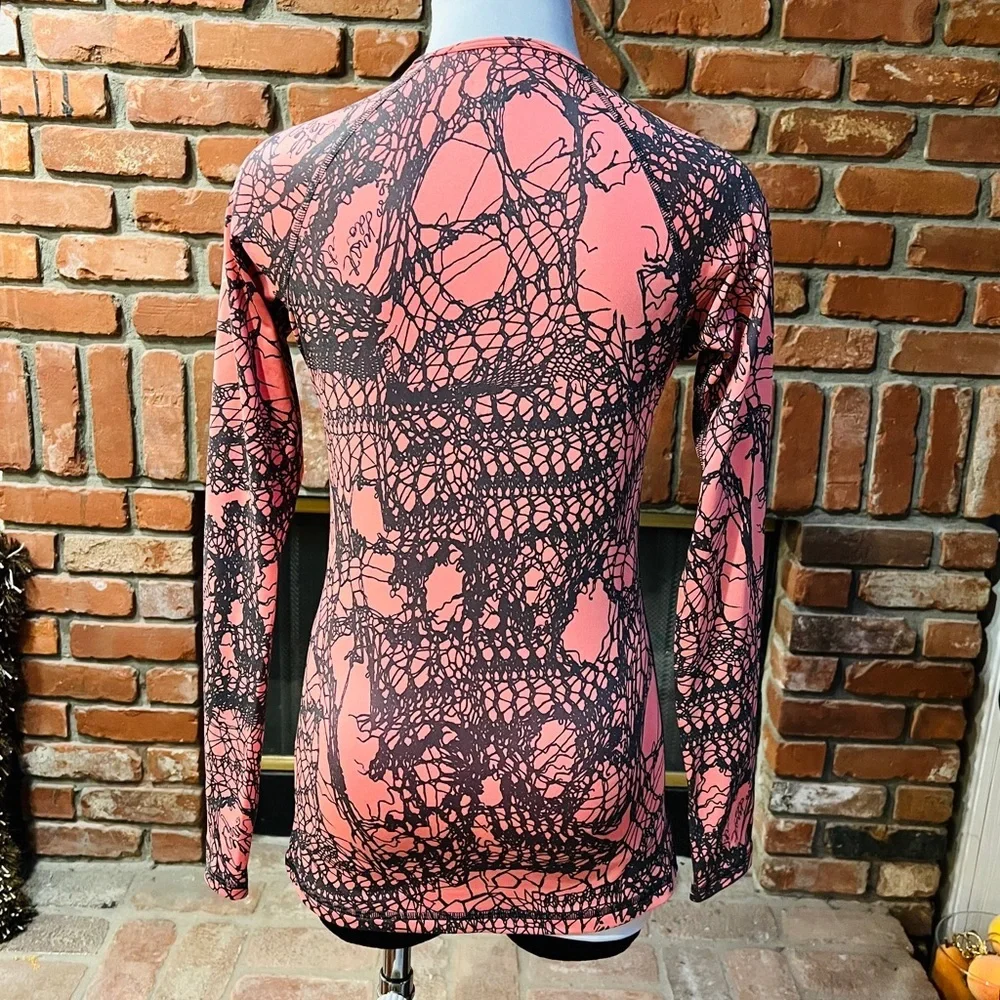 Nike Pro Women’s Active Wear Long Sleeve Top Sz Small Pink Thumb Holes Casual